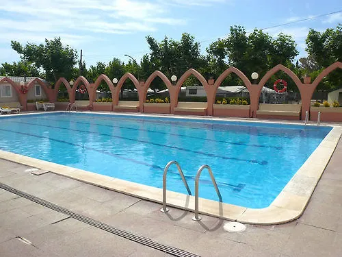 Camping El Camell Pineda de Mar 2*,